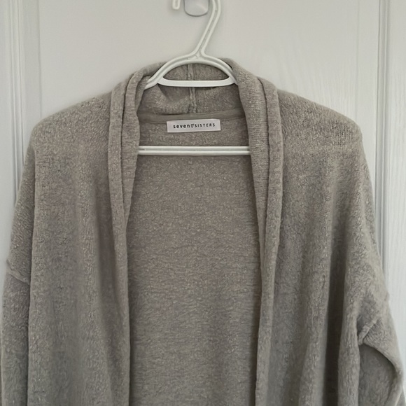 M Boutique Light Grey Cardigan - Picture 2 of 2